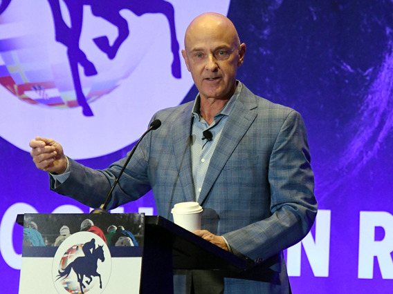 Randy Moss Gives Keynote Address at 2023 Global Symposium on Racing