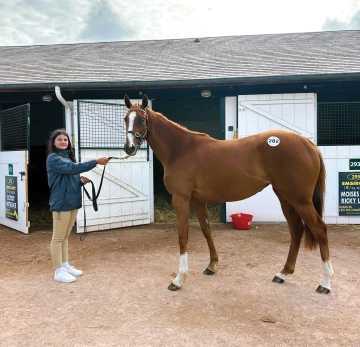 Rylin Medcoff with horse